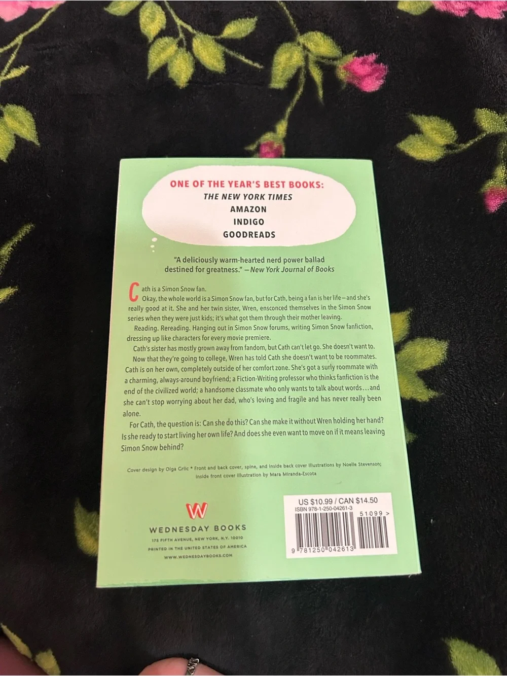 Fangirl by - Rainbow Rowell Mint Cover